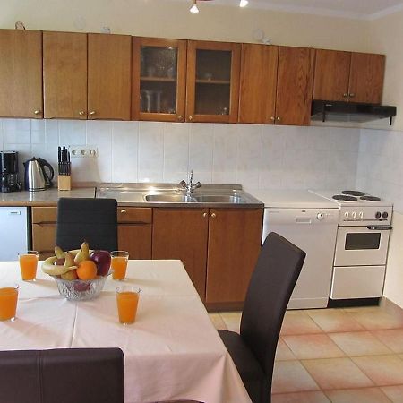 Apartments Marijana Srsici Екстер'єр фото