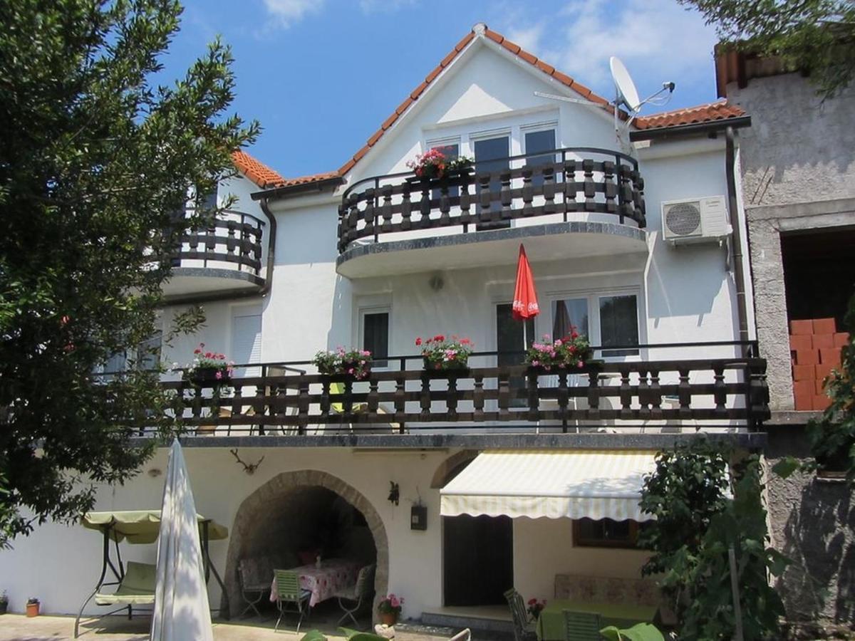 Apartments Marijana Srsici Екстер'єр фото