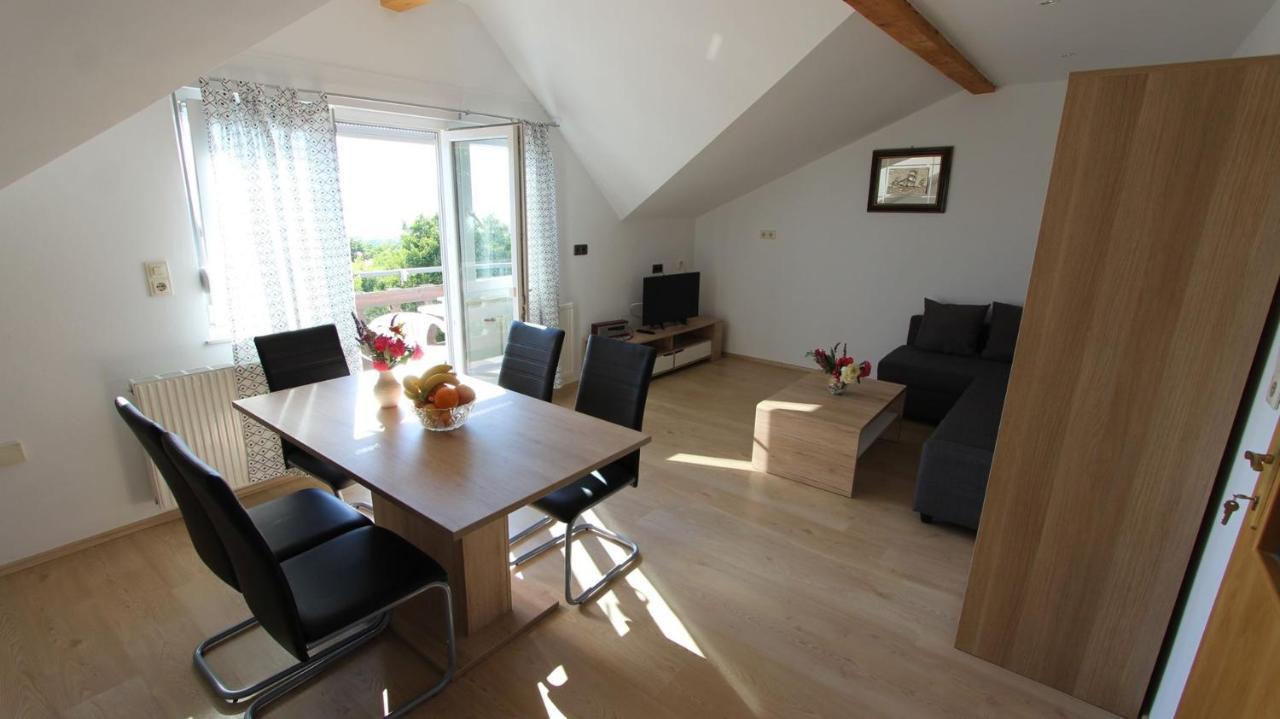 Apartments Marijana Srsici Екстер'єр фото