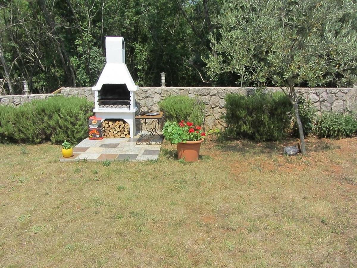 Apartments Marijana Srsici Екстер'єр фото