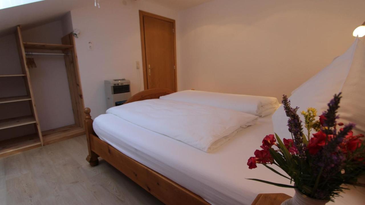Apartments Marijana Srsici Екстер'єр фото