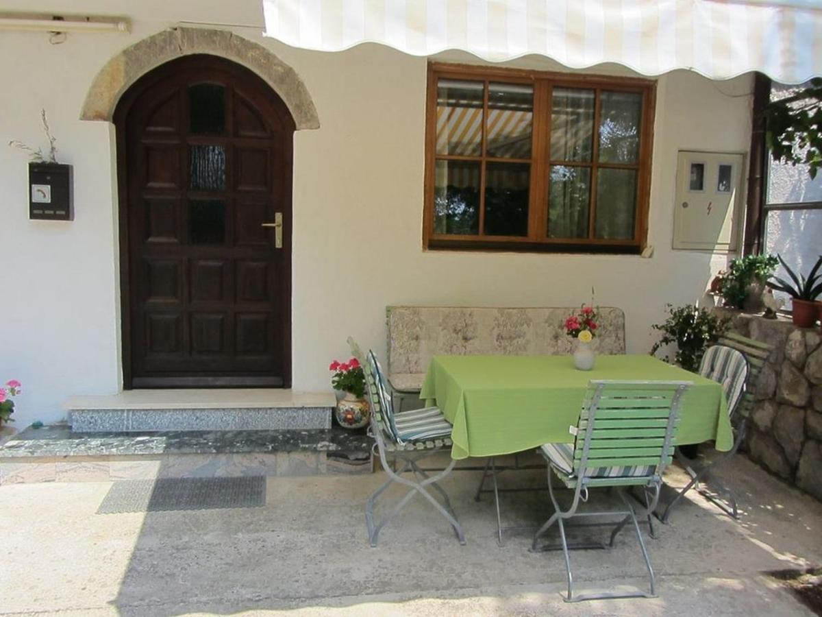 Apartments Marijana Srsici Екстер'єр фото