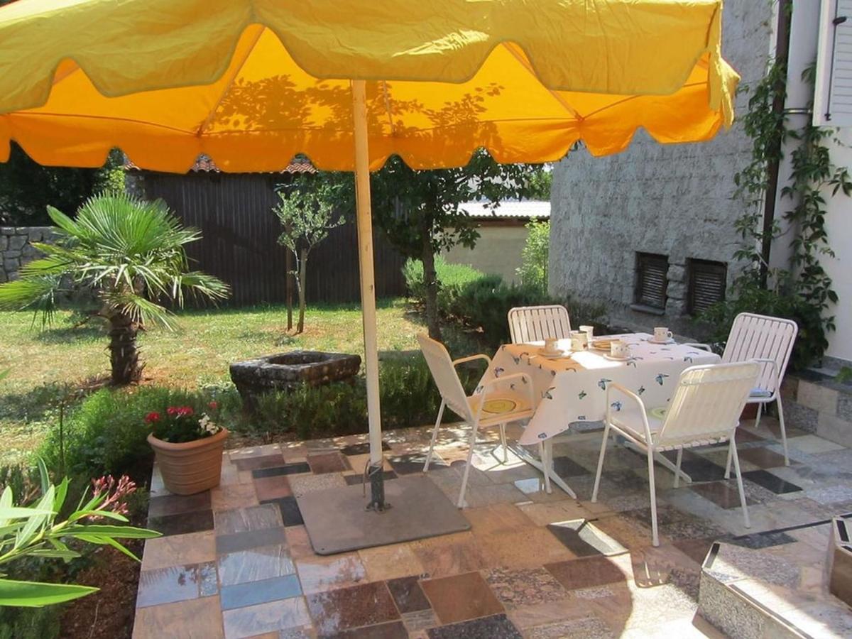 Apartments Marijana Srsici Екстер'єр фото