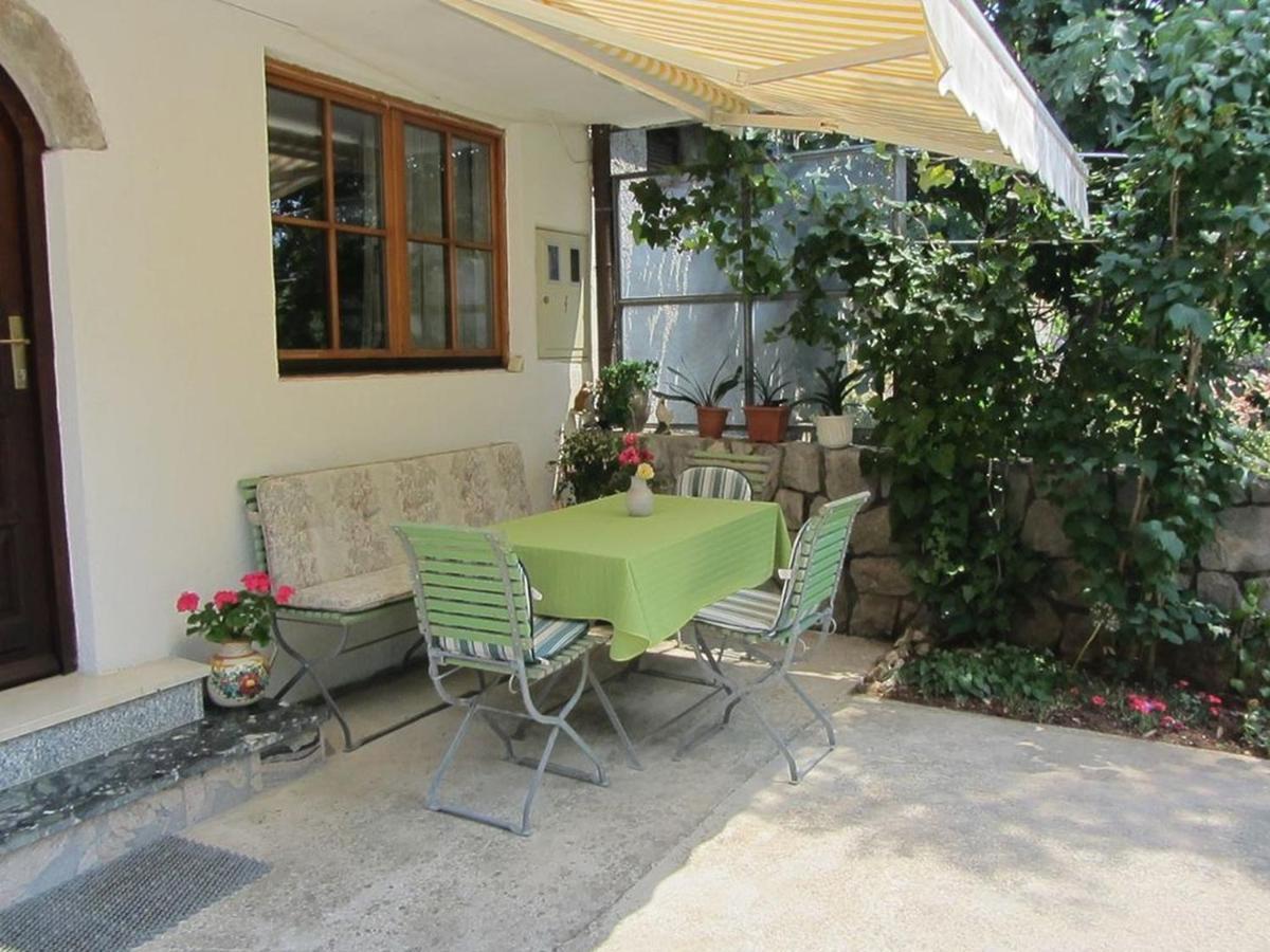 Apartments Marijana Srsici Екстер'єр фото