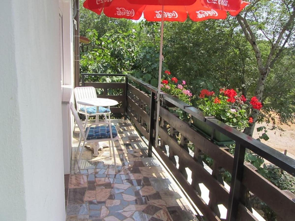 Apartments Marijana Srsici Екстер'єр фото