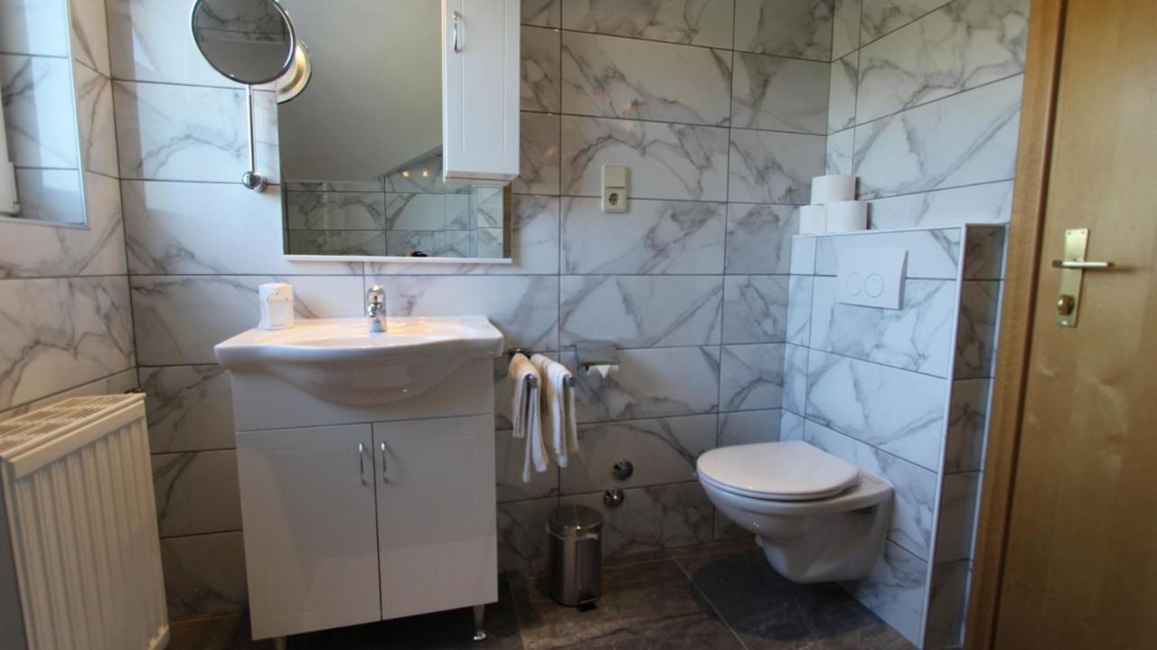 Apartments Marijana Srsici Екстер'єр фото